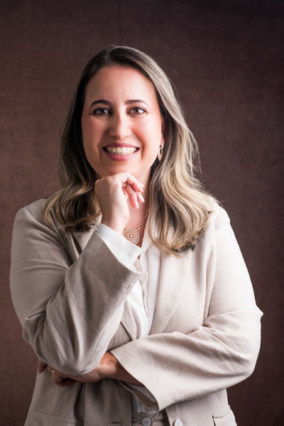 Foto da capa de Dra. Alice Schettini - Médica Especialista em Geriatria